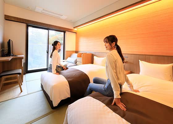 Chambre jumelle moderne de style japonais